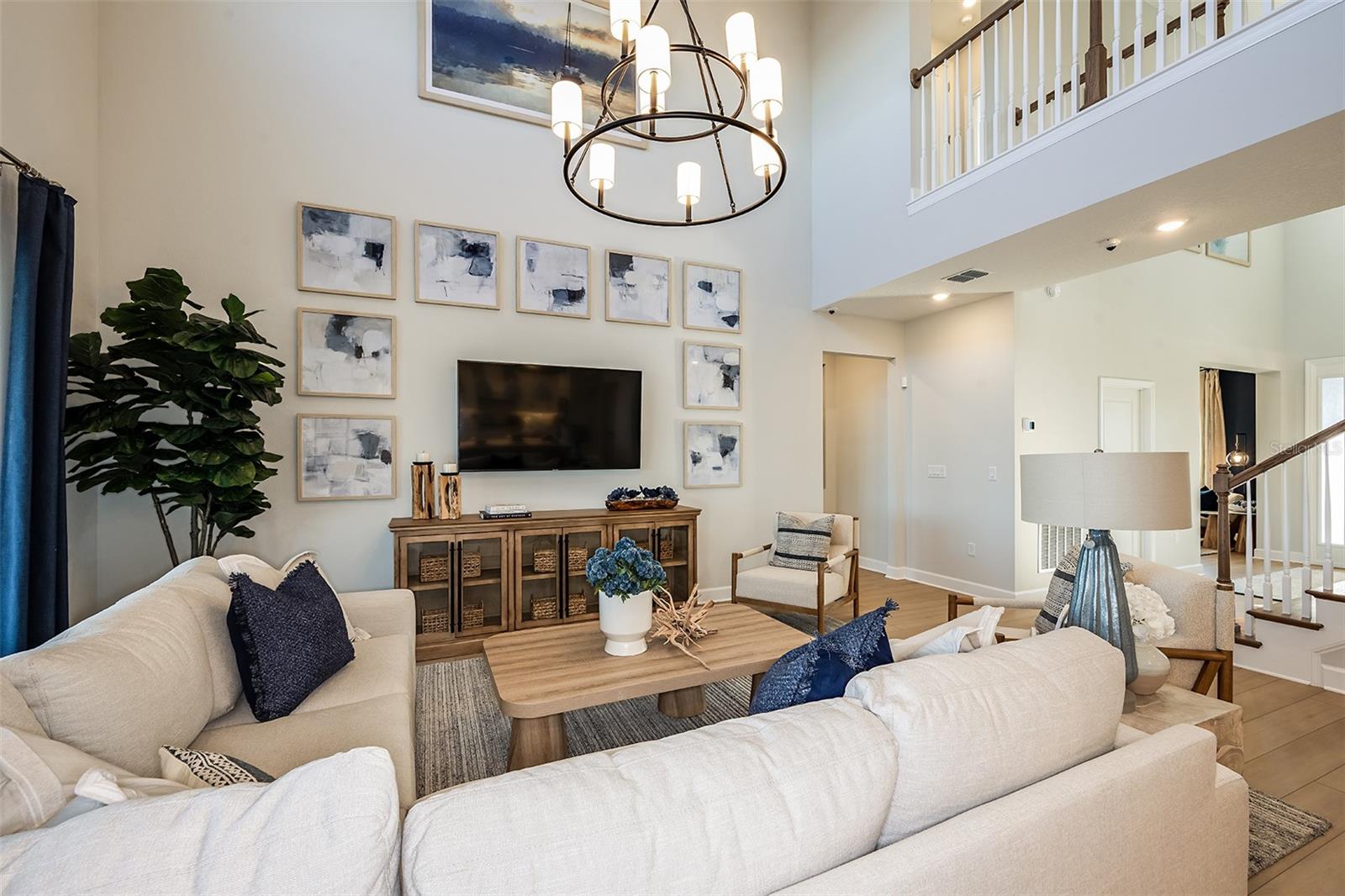 LOCHSIDE - Residential