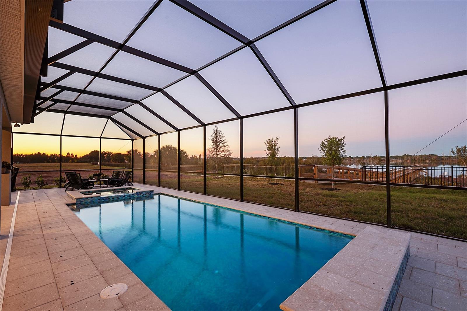 LOCHSIDE - Residential