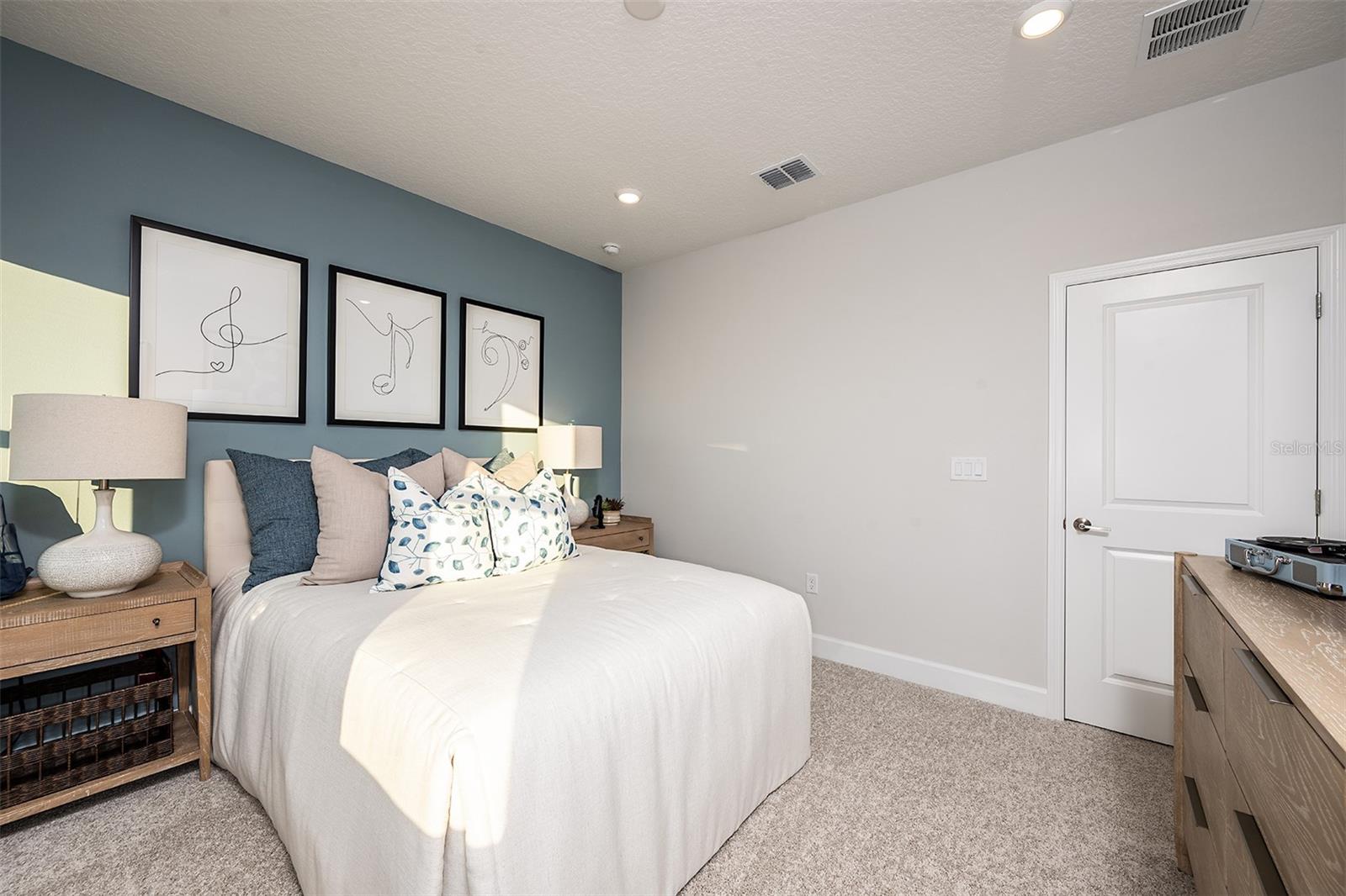 LOCHSIDE - Residential