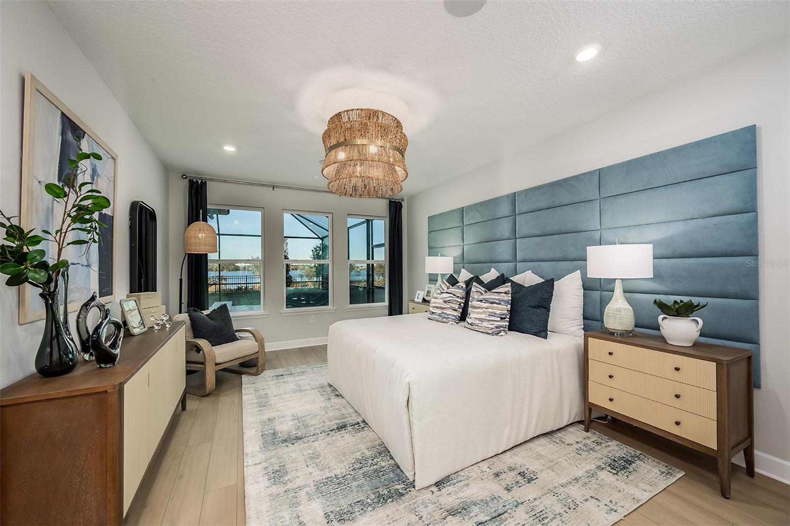 LOCHSIDE - Residential