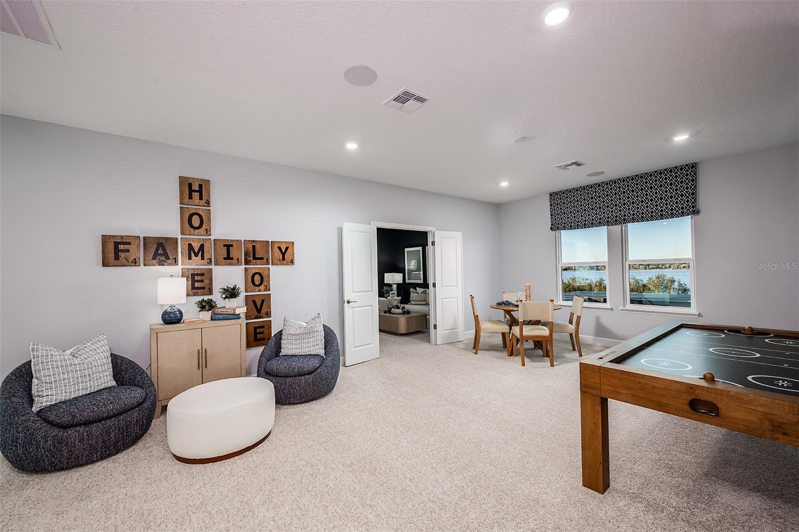 LOCHSIDE - Residential