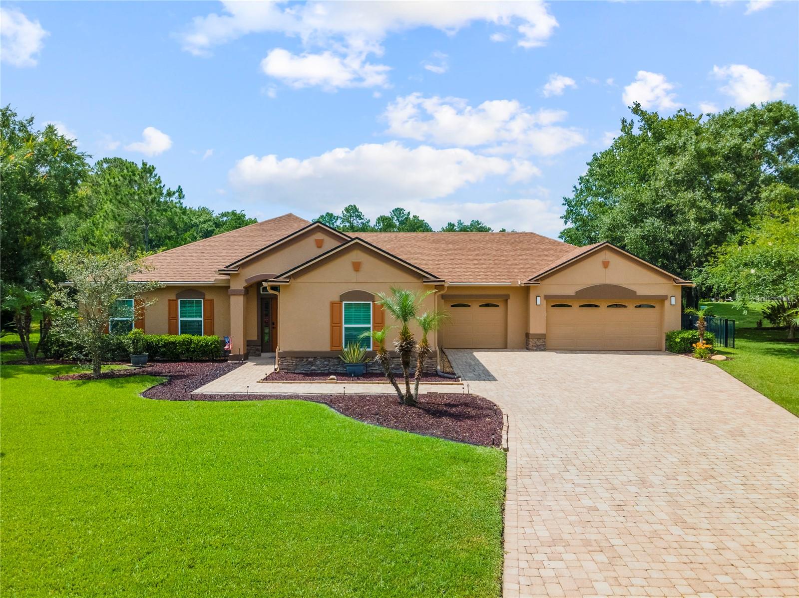 PINEHURST POINTE - Residential