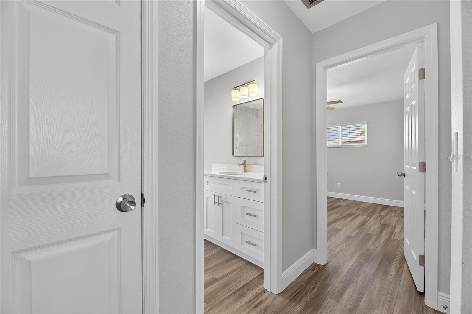 APOLLO BEACH UNIT 08 A RESUBDI - Residential Lease