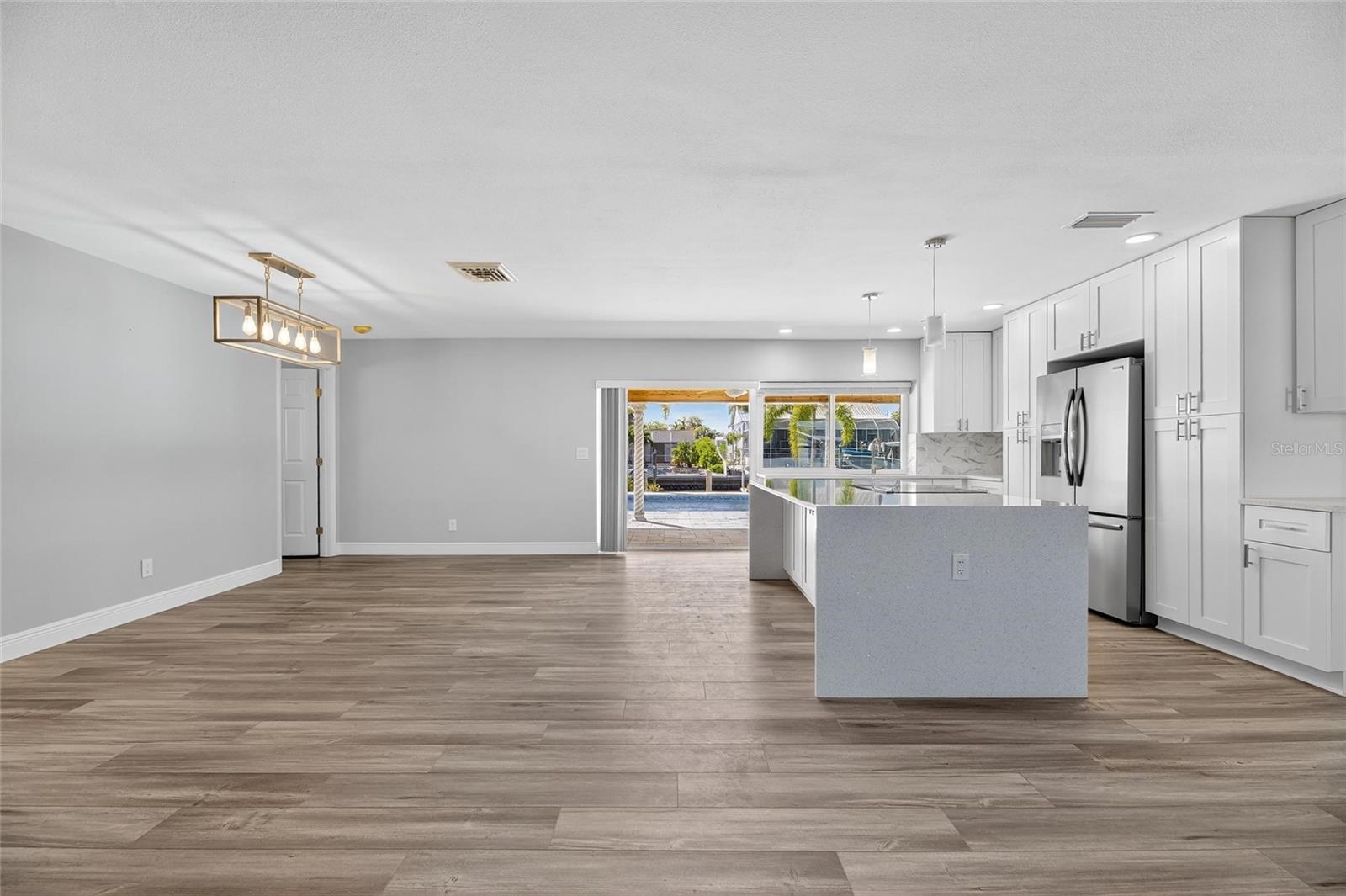 APOLLO BEACH UNIT 08 A RESUBDI - Residential Lease