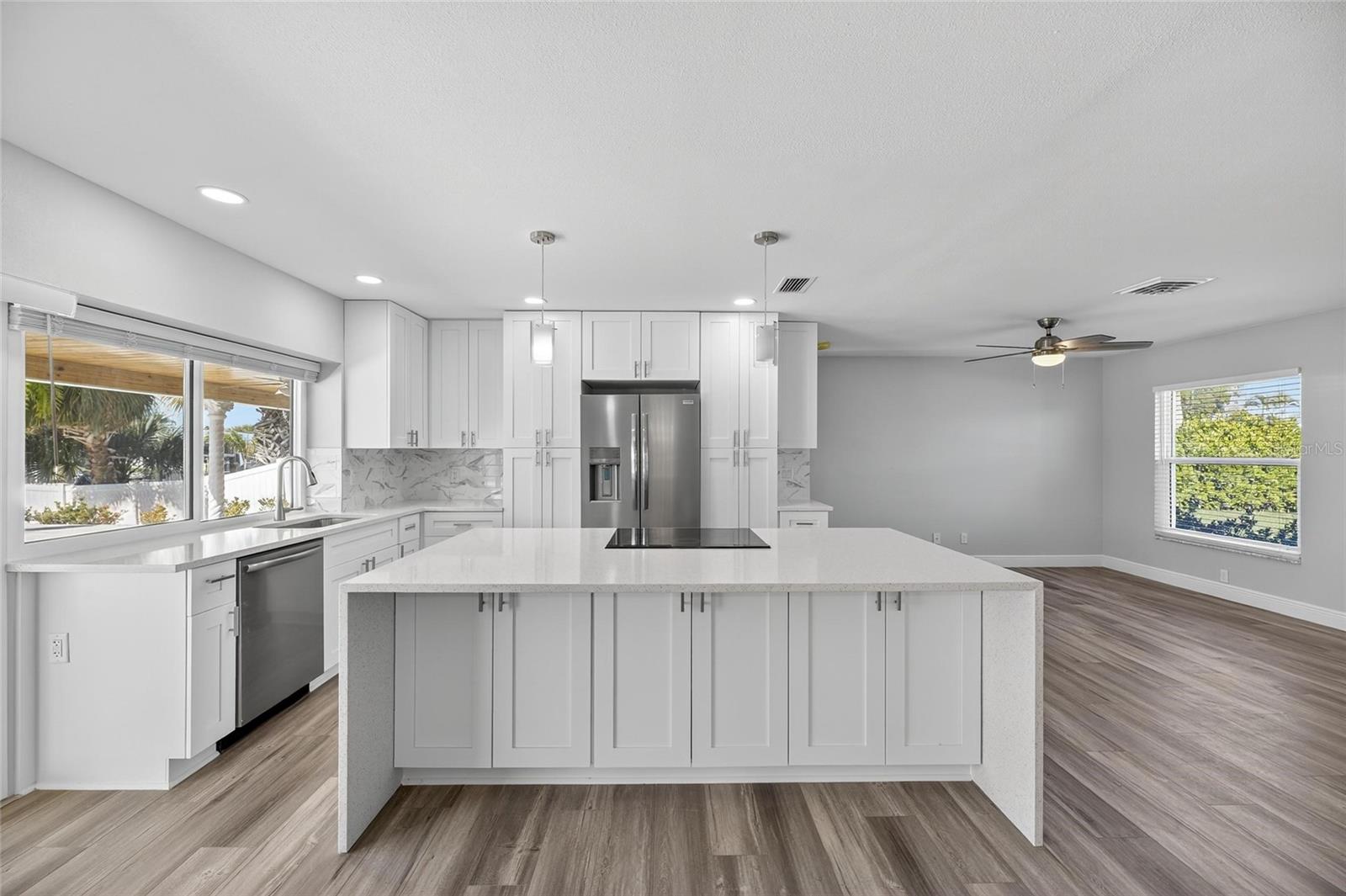 APOLLO BEACH UNIT 08 A RESUBDI - Residential Lease