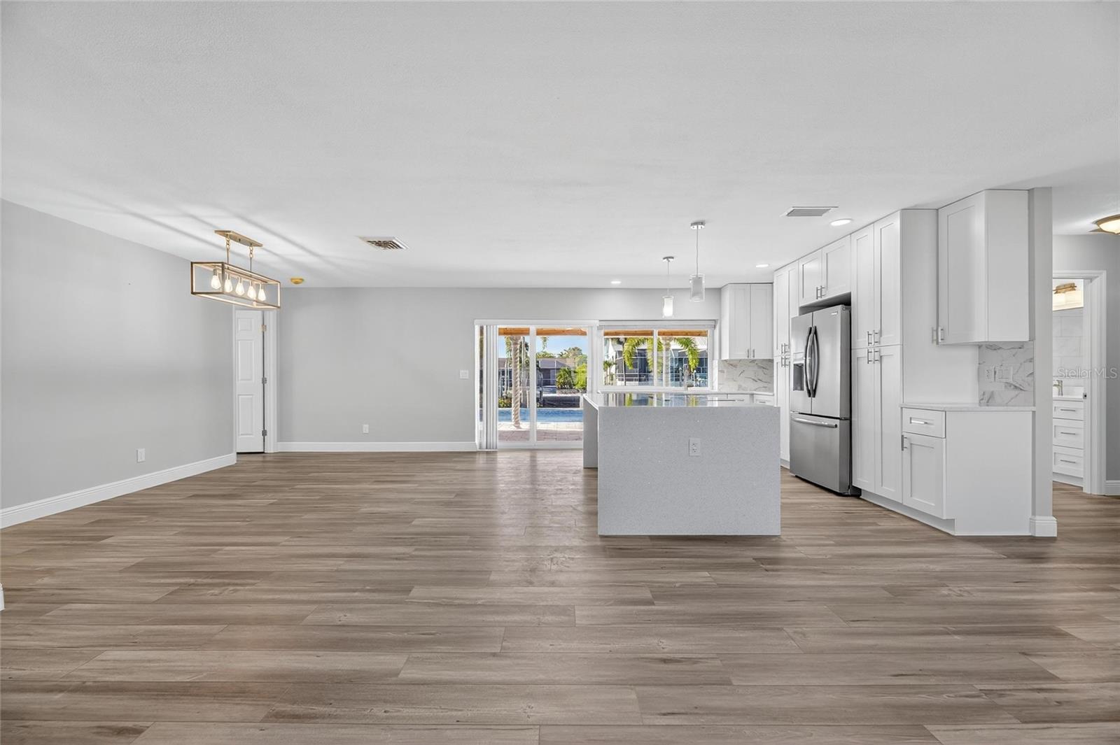 APOLLO BEACH UNIT 08 A RESUBDI - Residential Lease