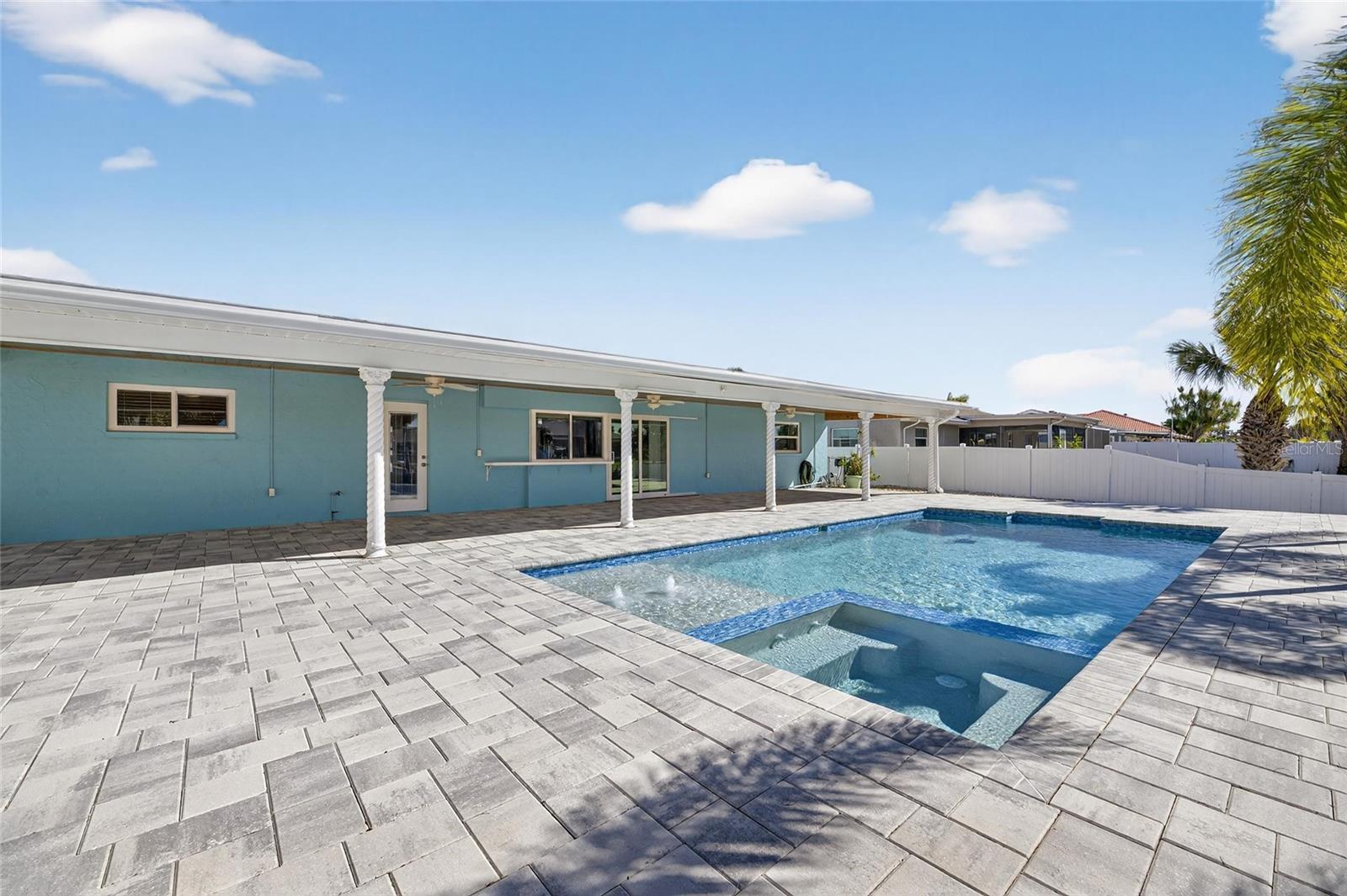 APOLLO BEACH UNIT 08 A RESUBDI - Residential Lease