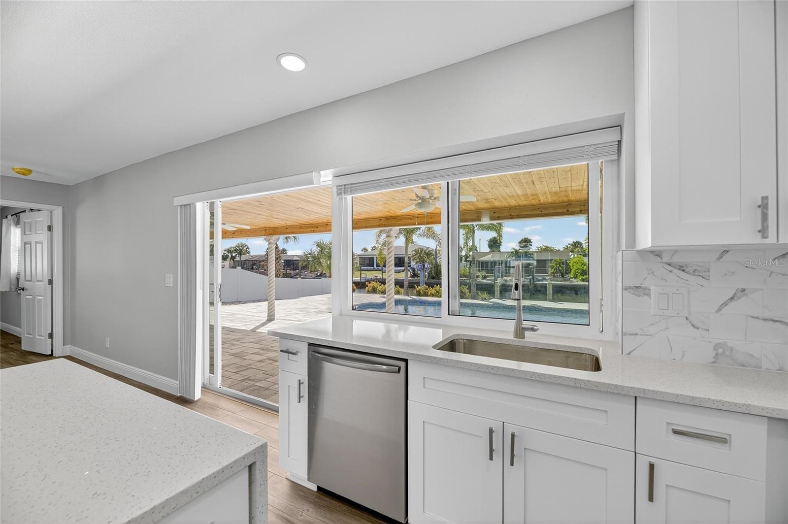 APOLLO BEACH UNIT 08 A RESUBDI - Residential Lease