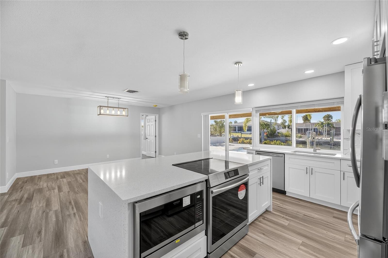 APOLLO BEACH UNIT 08 A RESUBDI - Residential Lease