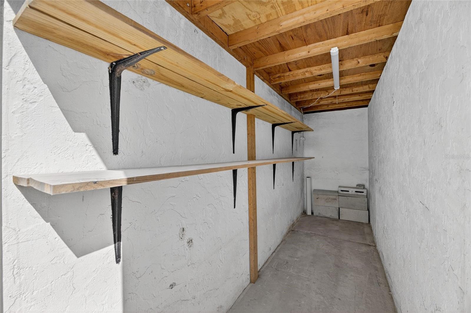 APOLLO BEACH UNIT 08 A RESUBDI - Residential Lease