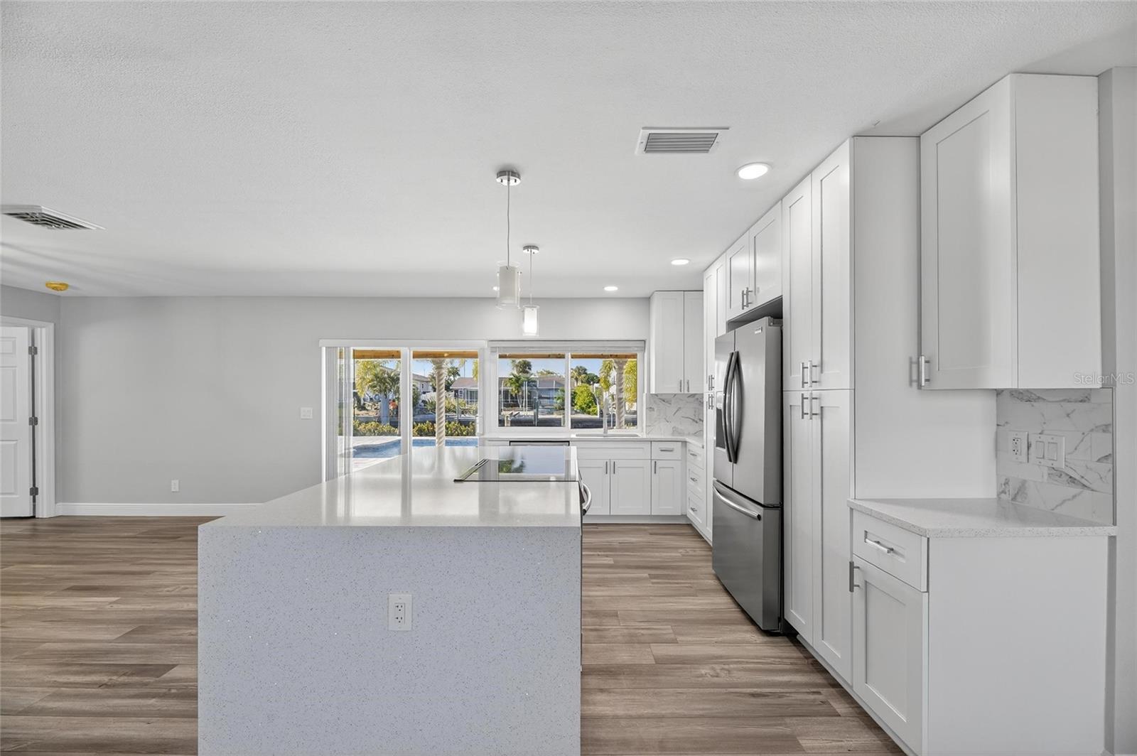 APOLLO BEACH UNIT 08 A RESUBDI - Residential Lease