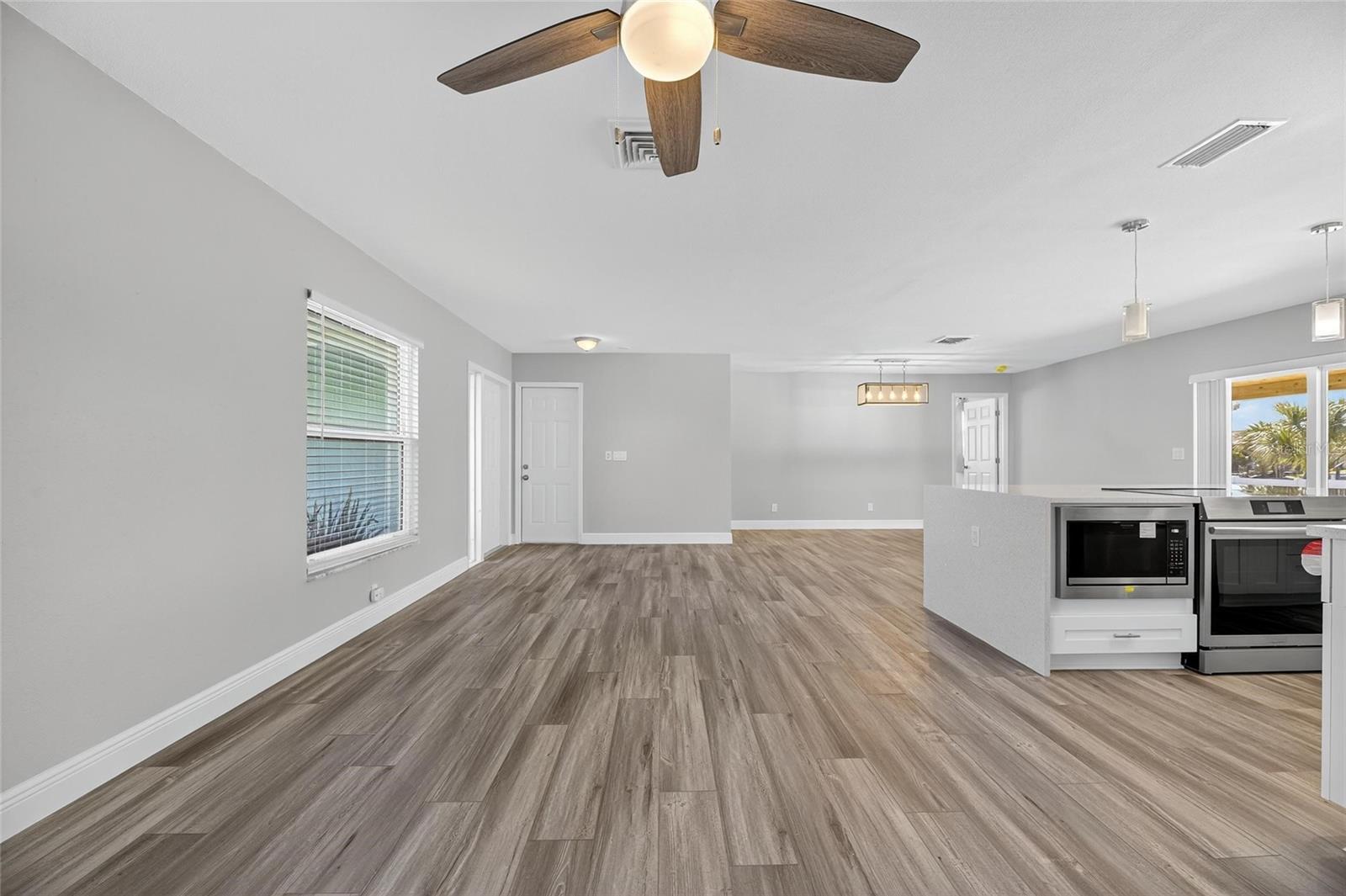 APOLLO BEACH UNIT 08 A RESUBDI - Residential Lease