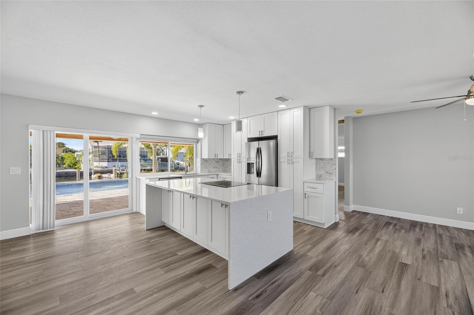 APOLLO BEACH UNIT 08 A RESUBDI - Residential Lease