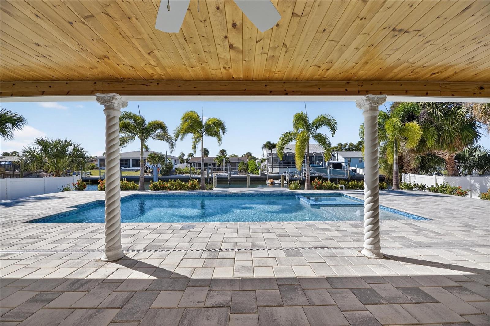 APOLLO BEACH UNIT 08 A RESUBDI - Residential Lease