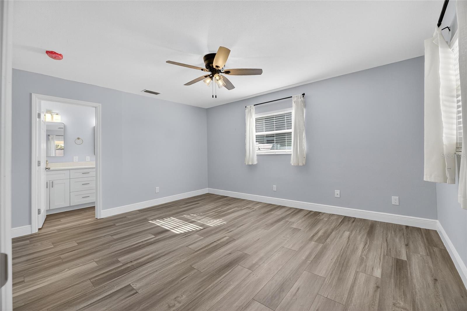 APOLLO BEACH UNIT 08 A RESUBDI - Residential Lease