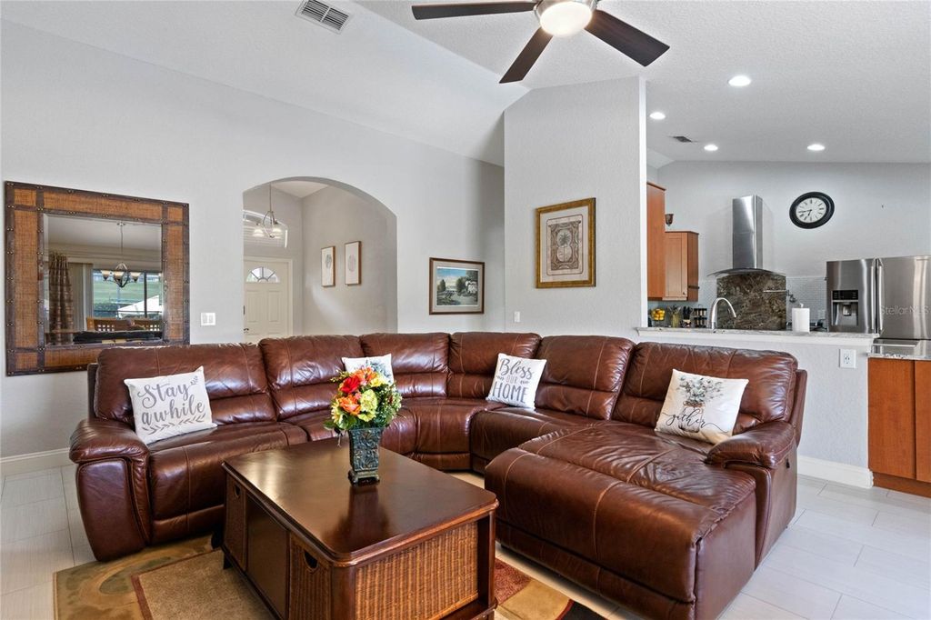 Photo of 300 Kings Way, Davenport, FL 33897 (MLS # S5133463)