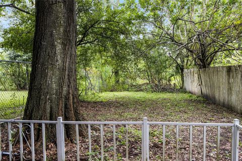 A home in LAKELAND