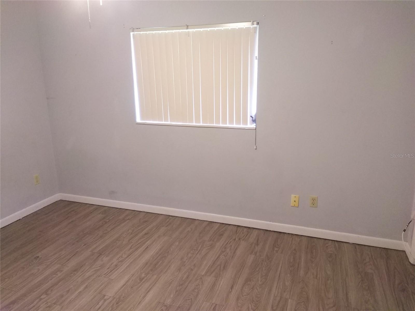 VILLAGE GREEN UNIT 01 - Residential Lease