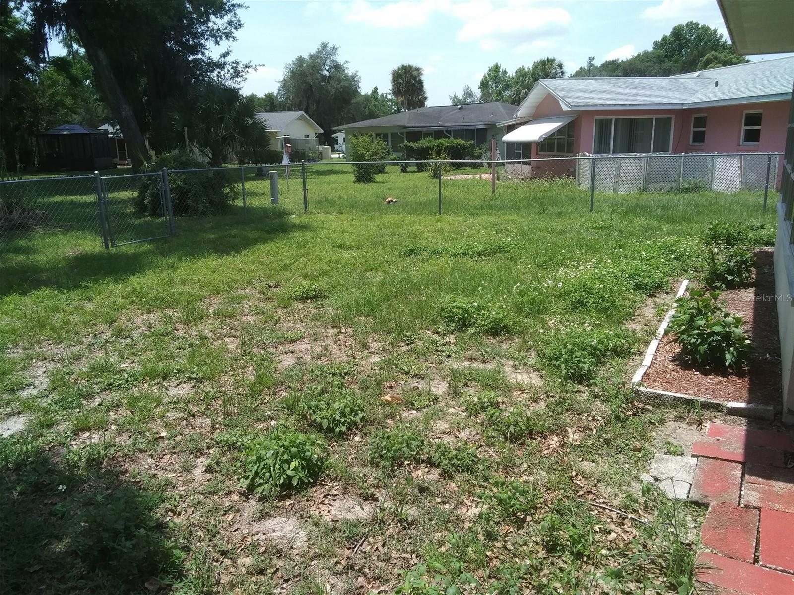 VILLAGE GREEN UNIT 01 - Residential Lease