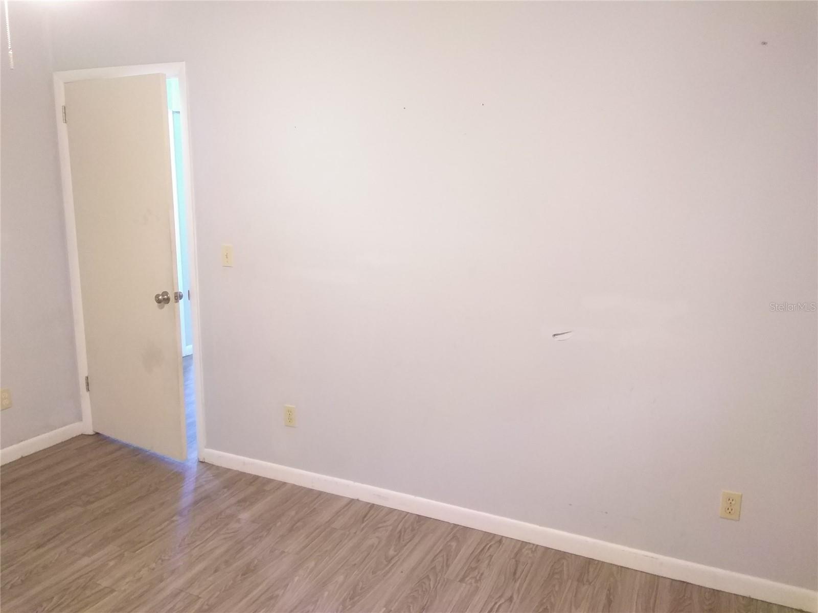 VILLAGE GREEN UNIT 01 - Residential Lease