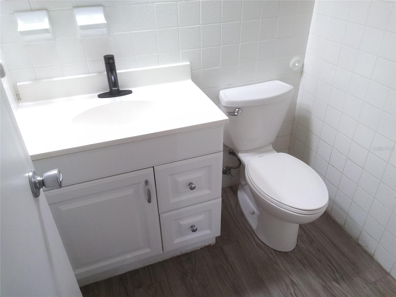 VILLAGE GREEN UNIT 01 - Residential Lease