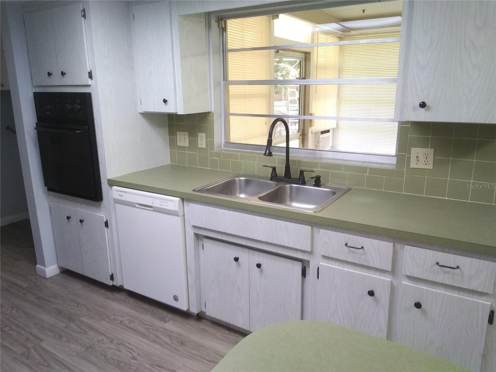 VILLAGE GREEN UNIT 01 - Residential Lease