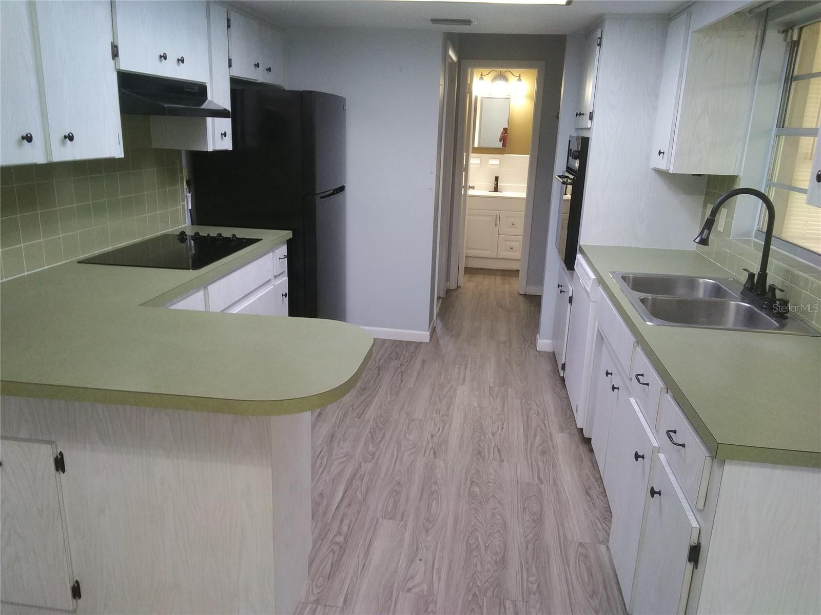 VILLAGE GREEN UNIT 01 - Residential Lease