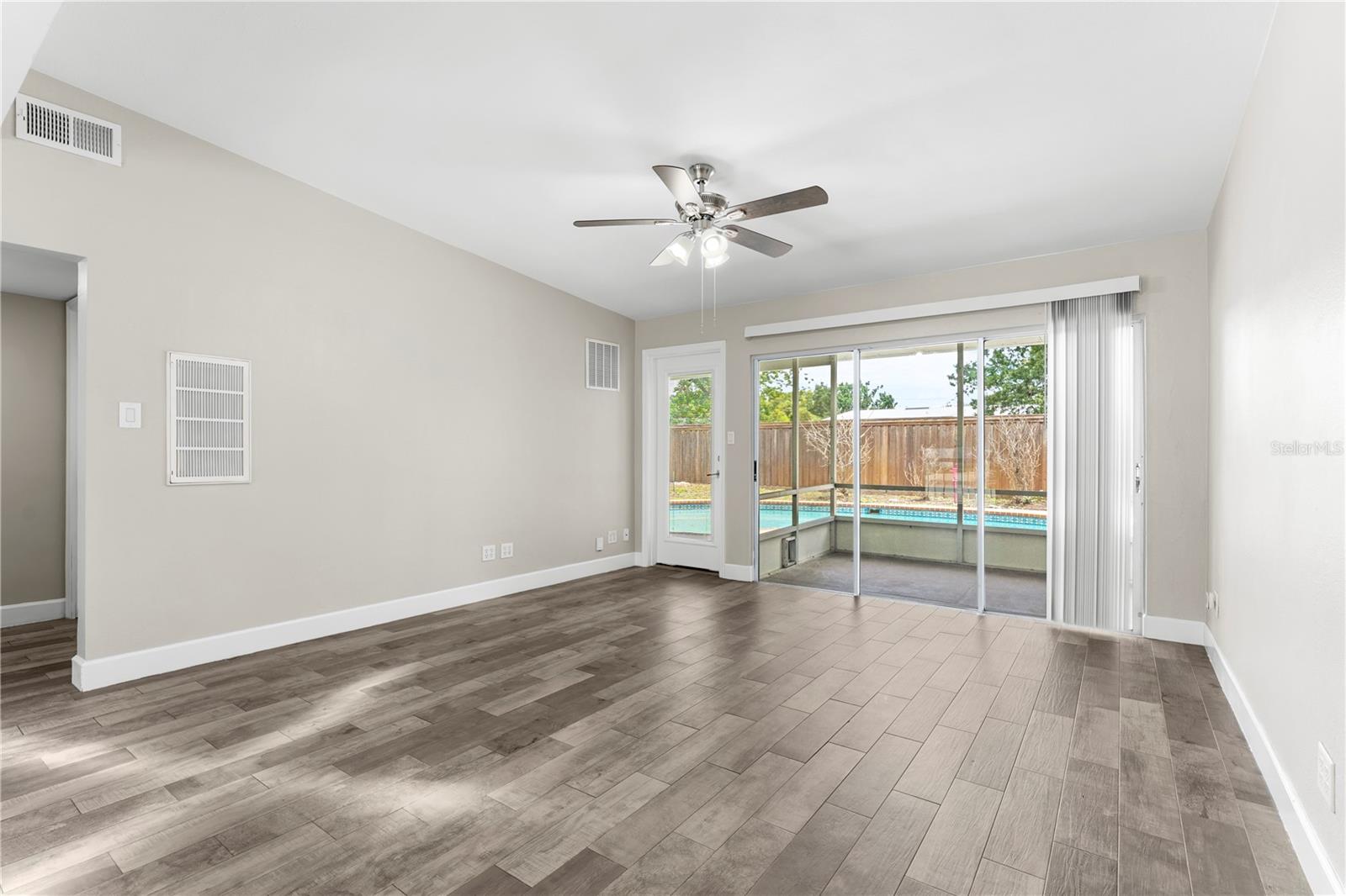 DOVER SHORES FOURTH ADD - Residential