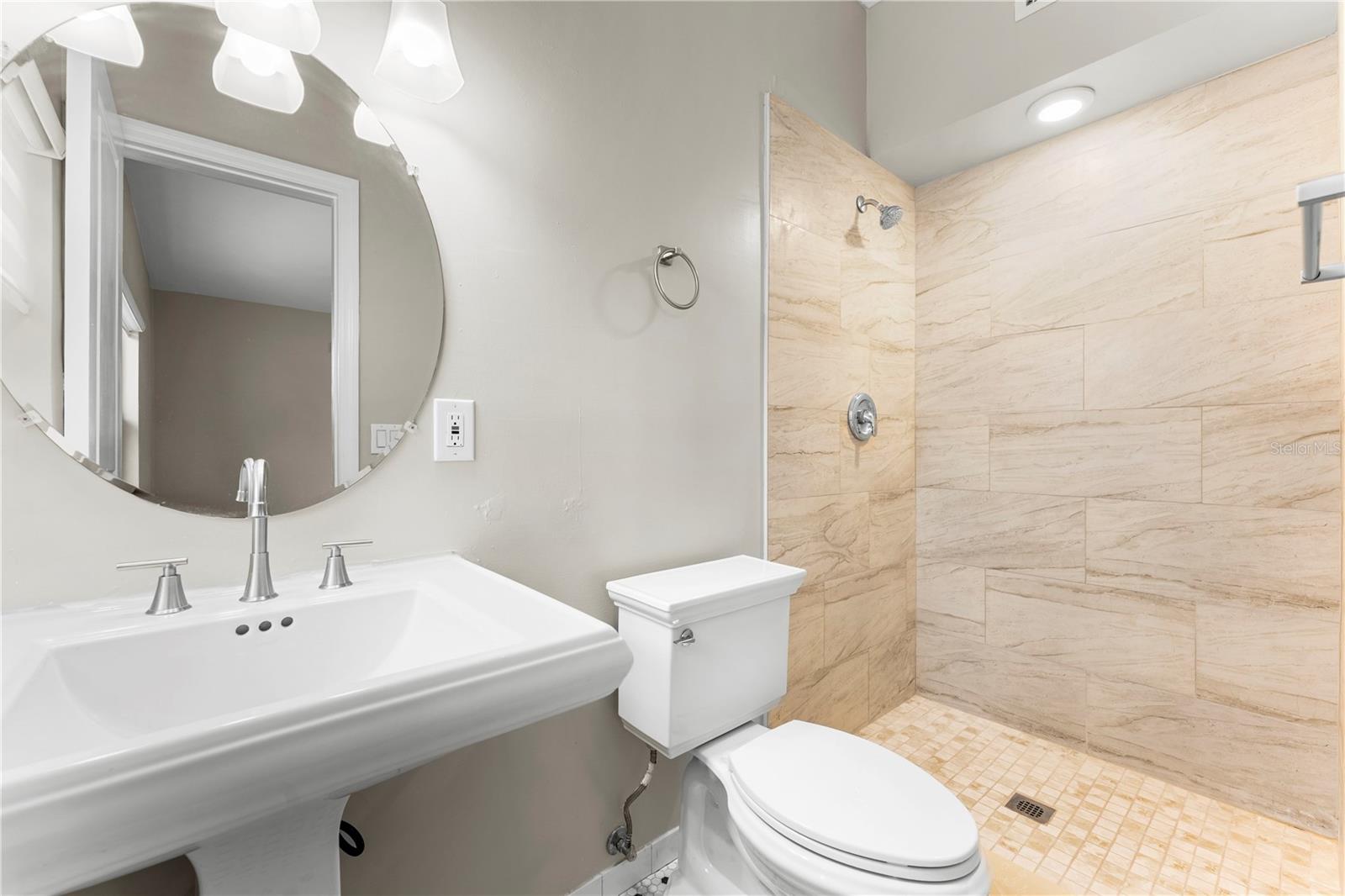 DOVER SHORES FOURTH ADD - Residential