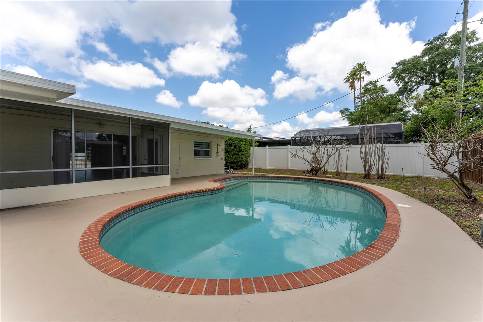 DOVER SHORES FOURTH ADD - Residential