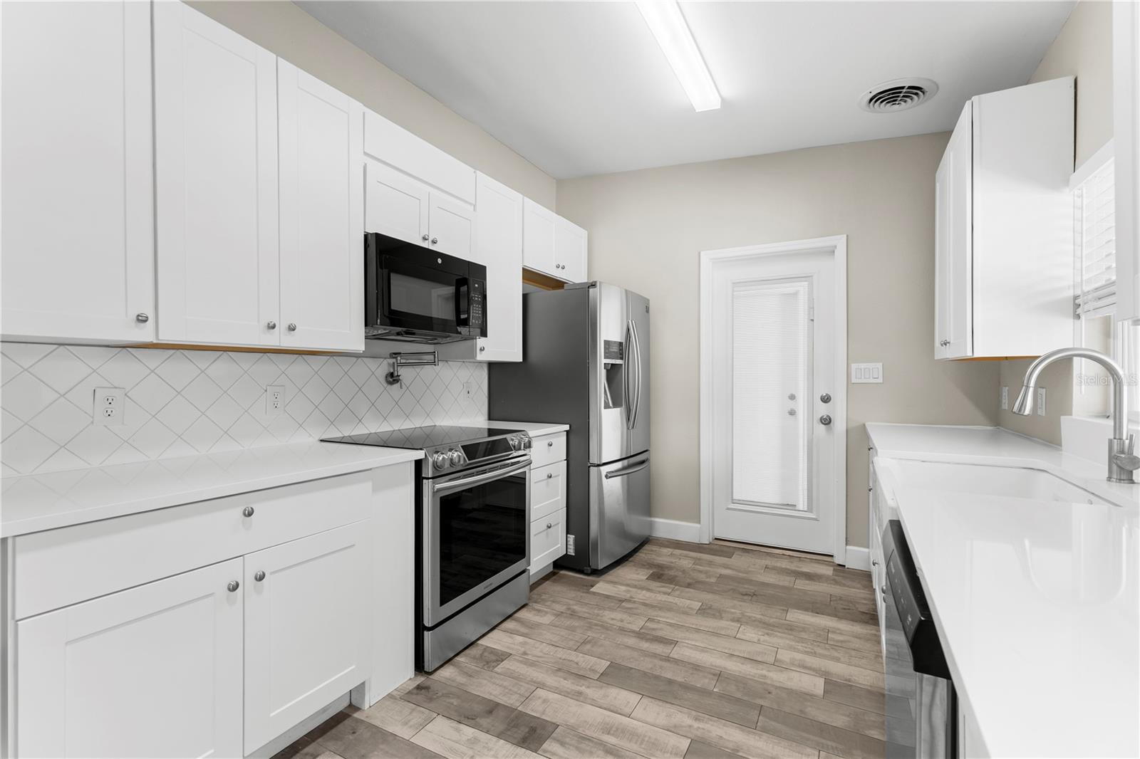 DOVER SHORES FOURTH ADD - Residential