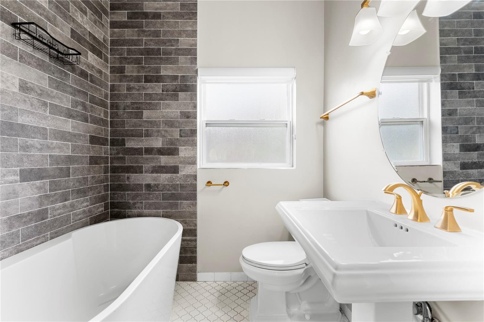 DOVER SHORES FOURTH ADD - Residential