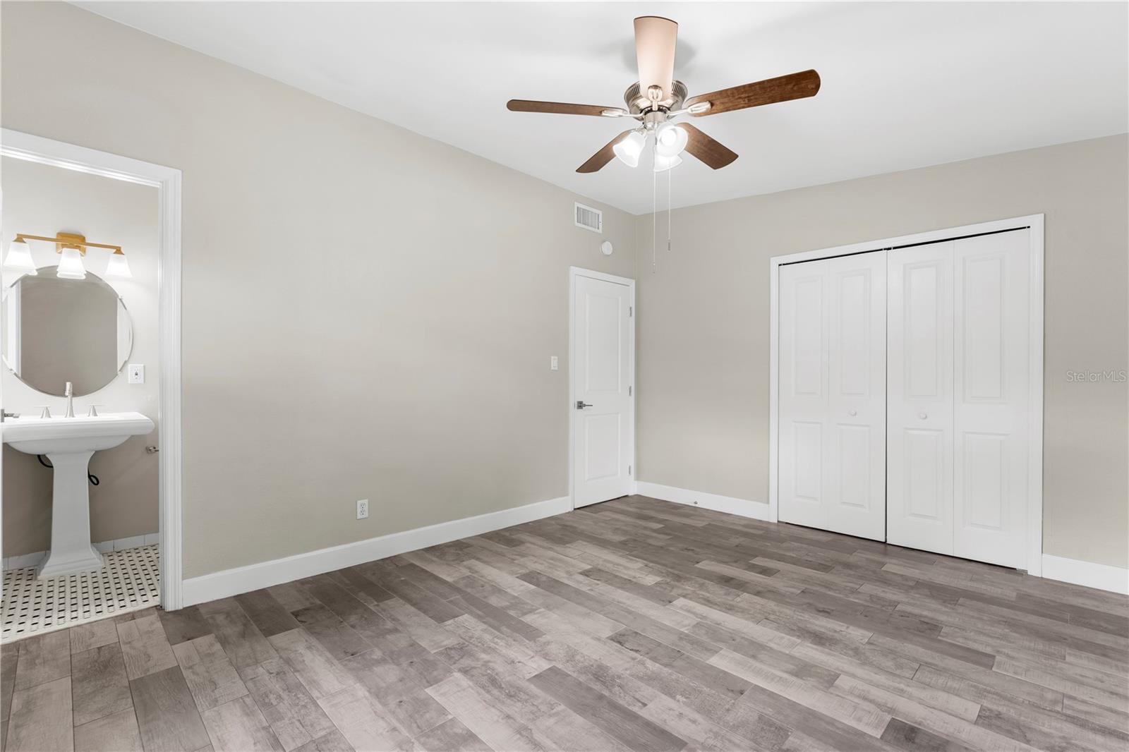 DOVER SHORES FOURTH ADD - Residential
