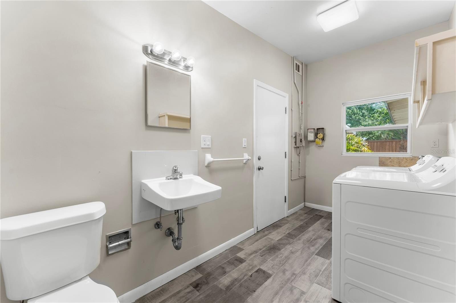 DOVER SHORES FOURTH ADD - Residential