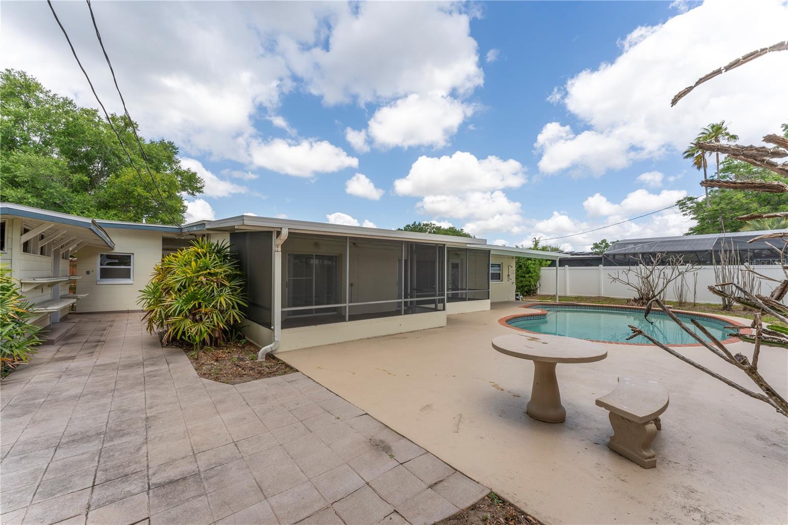 DOVER SHORES FOURTH ADD - Residential