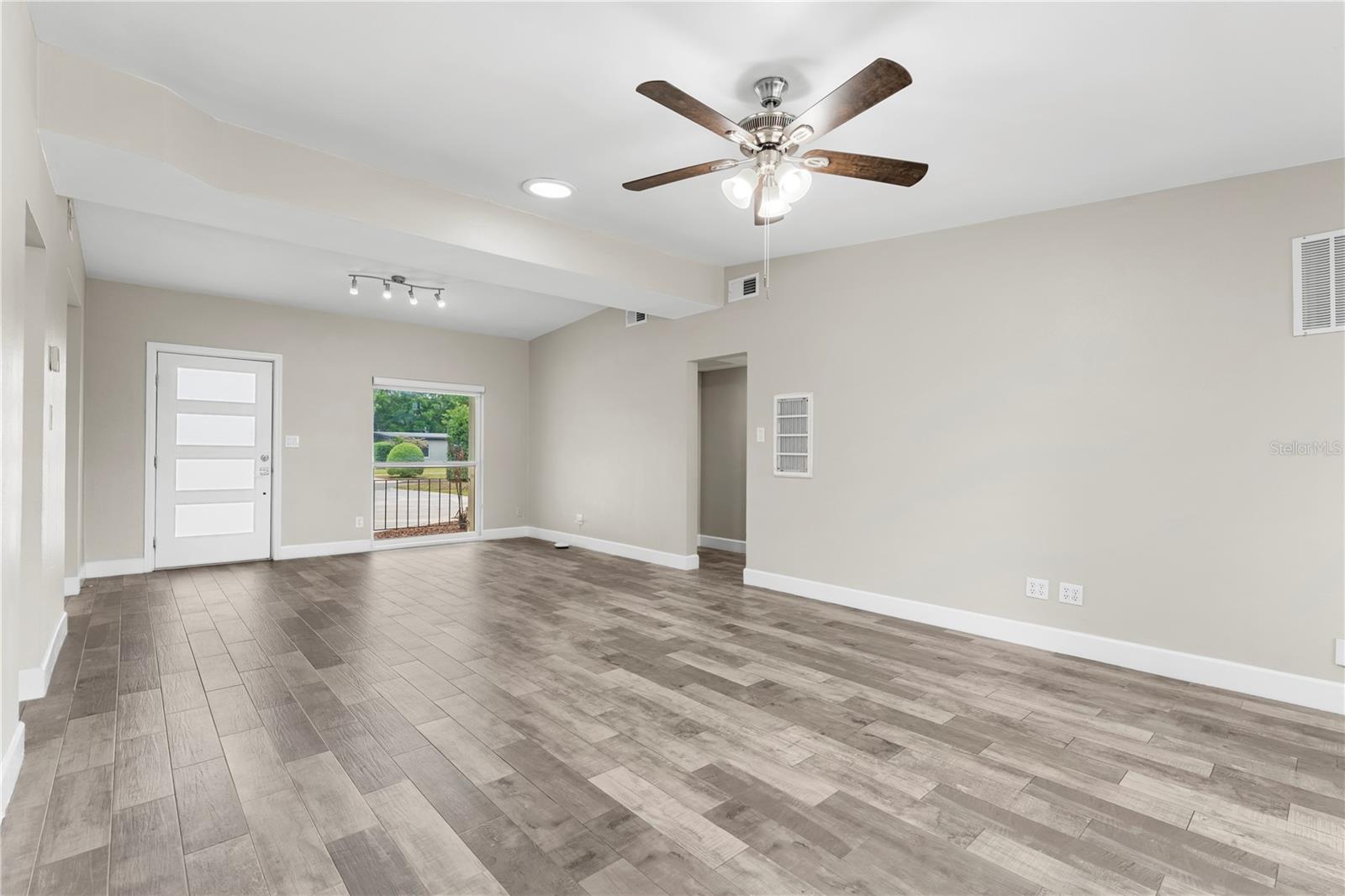 DOVER SHORES FOURTH ADD - Residential