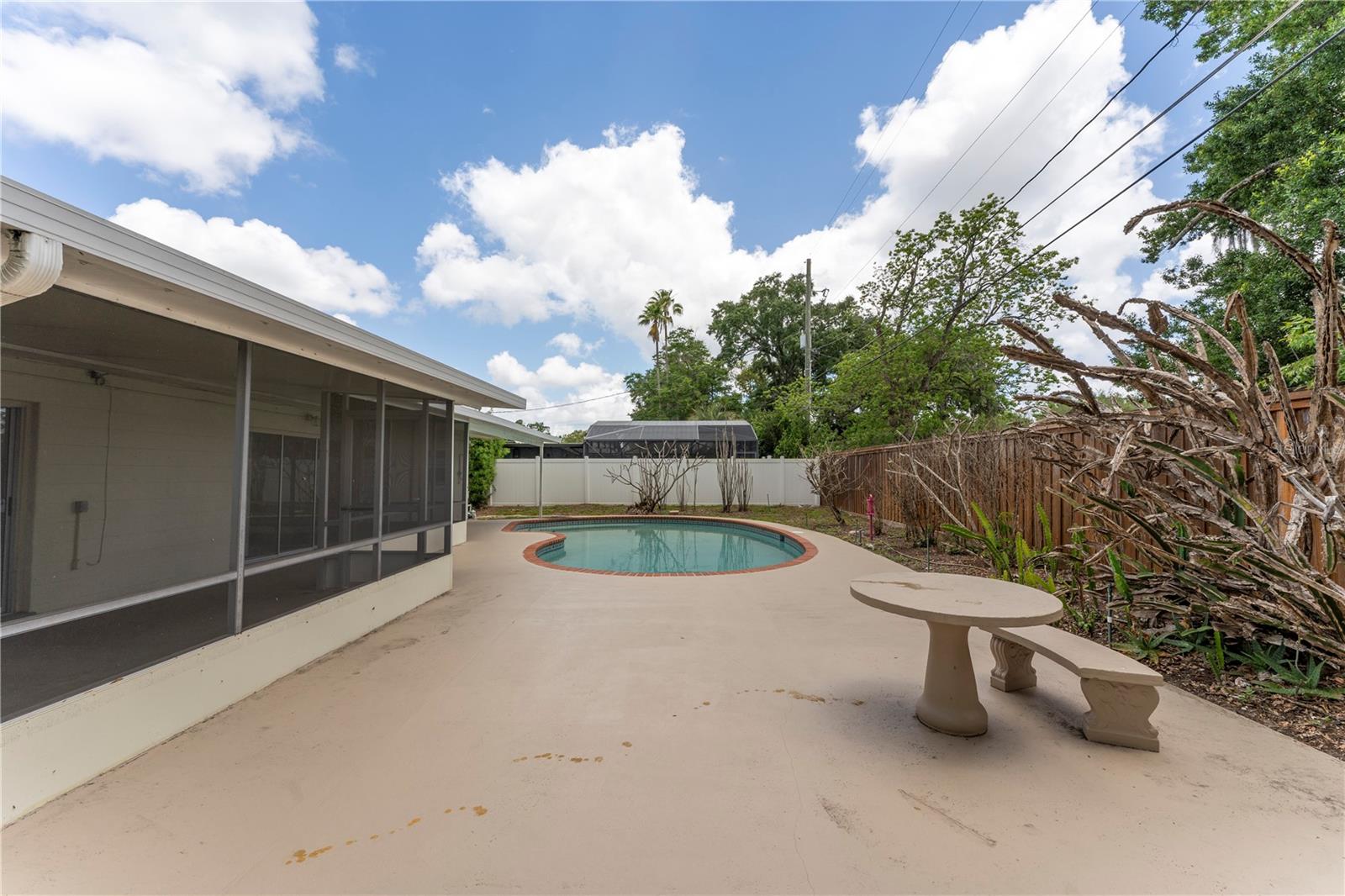 DOVER SHORES FOURTH ADD - Residential