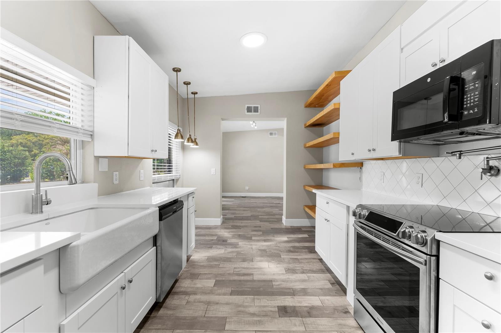 DOVER SHORES FOURTH ADD - Residential