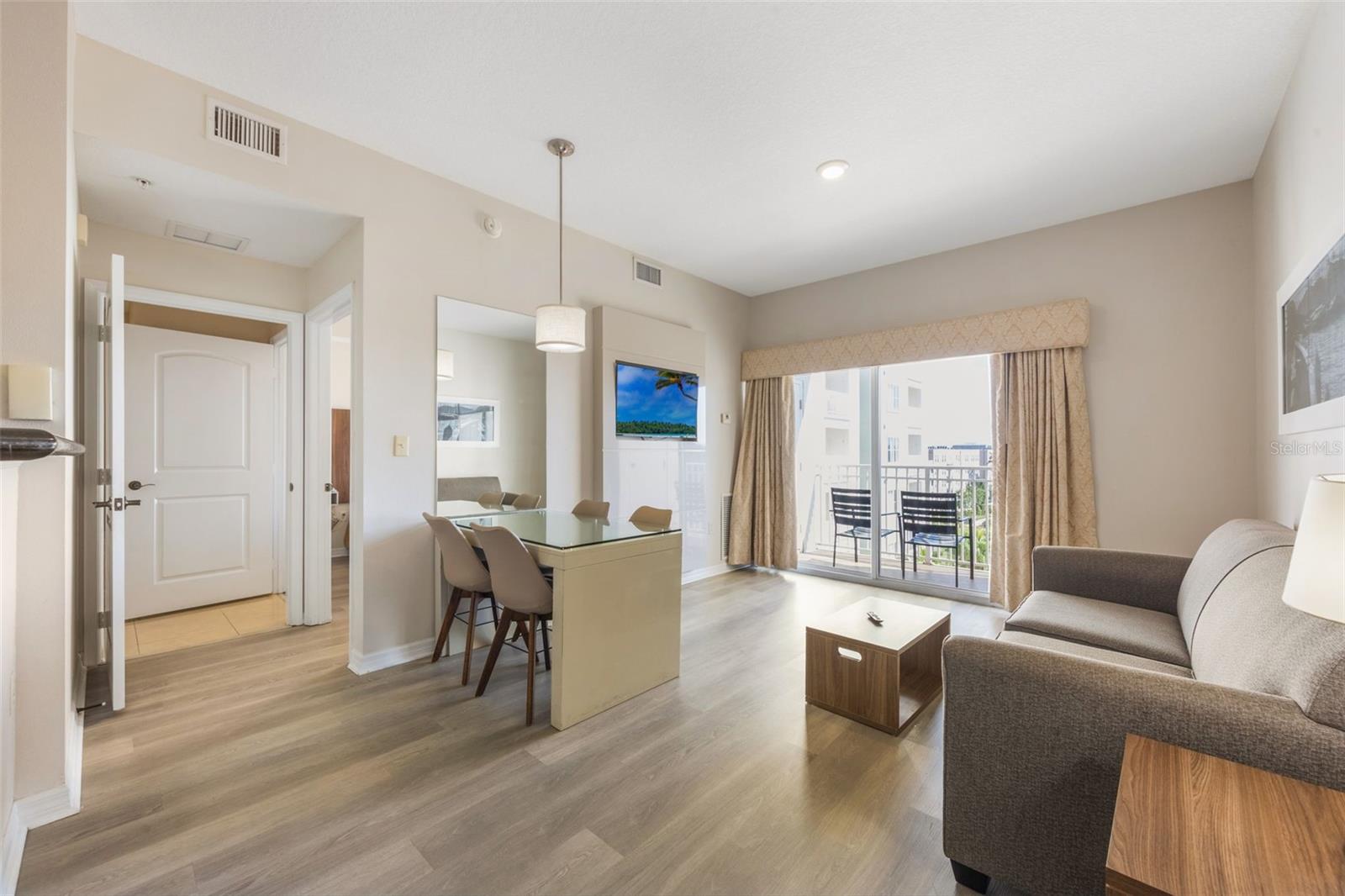 7383 UNIVERSAL BOULEVARD 607