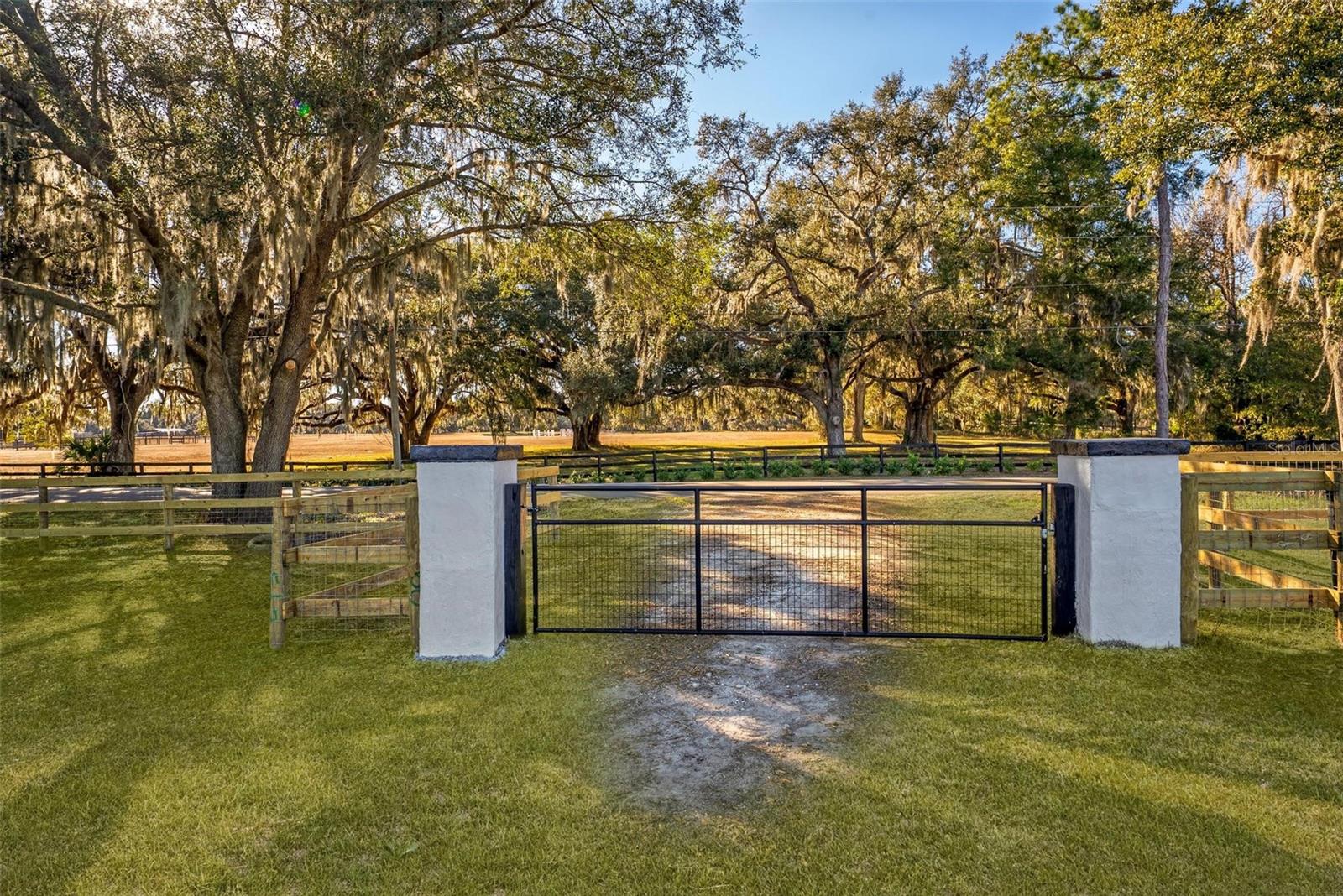 PINNACLE PARK - Land