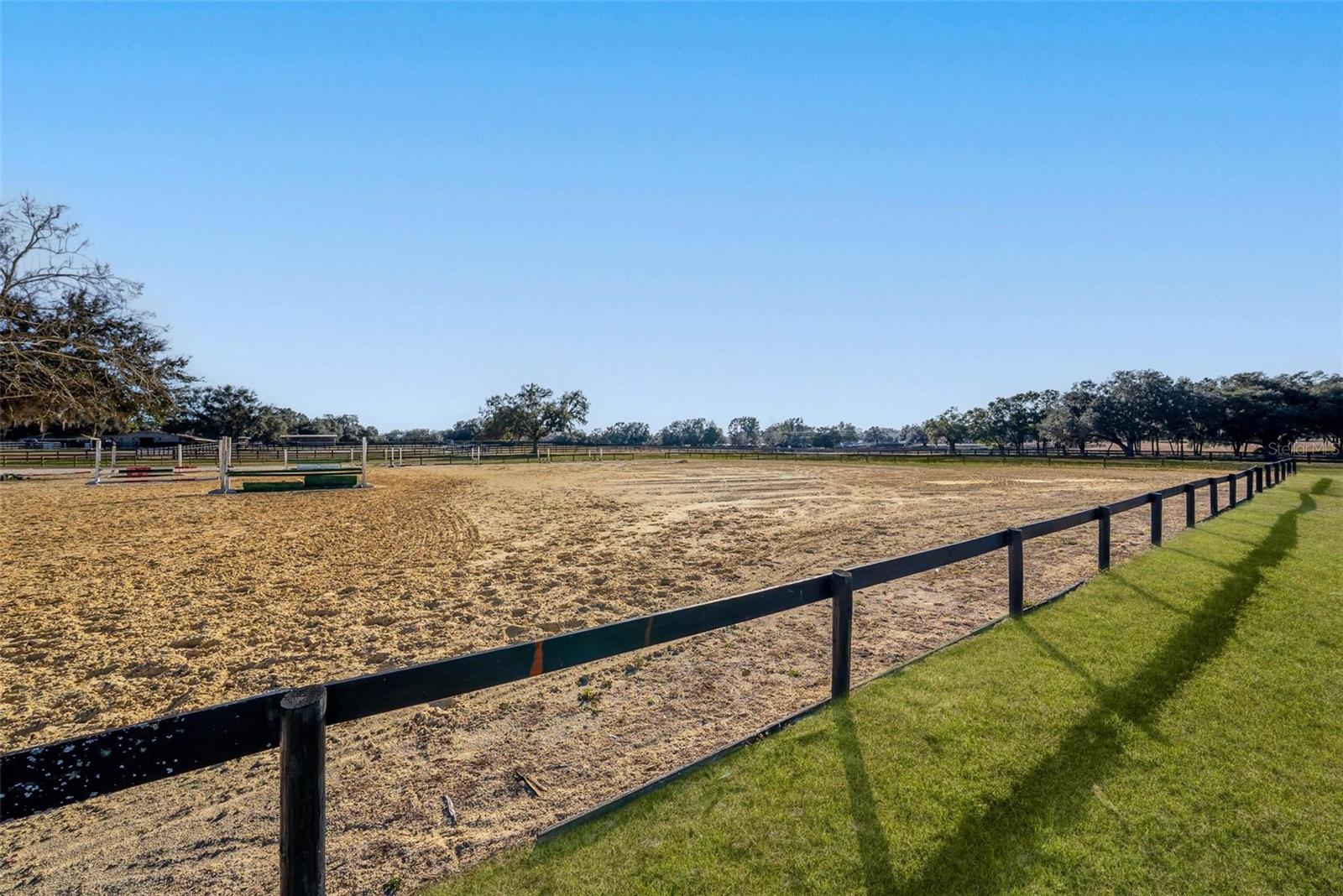 PINNACLE PARK - Land