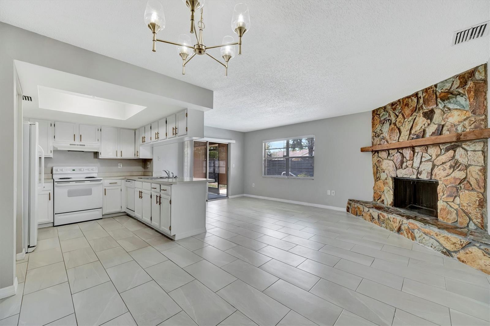 LAKE SARASOTA - Residential