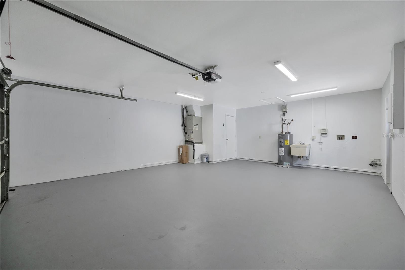 LAKE SARASOTA - Residential