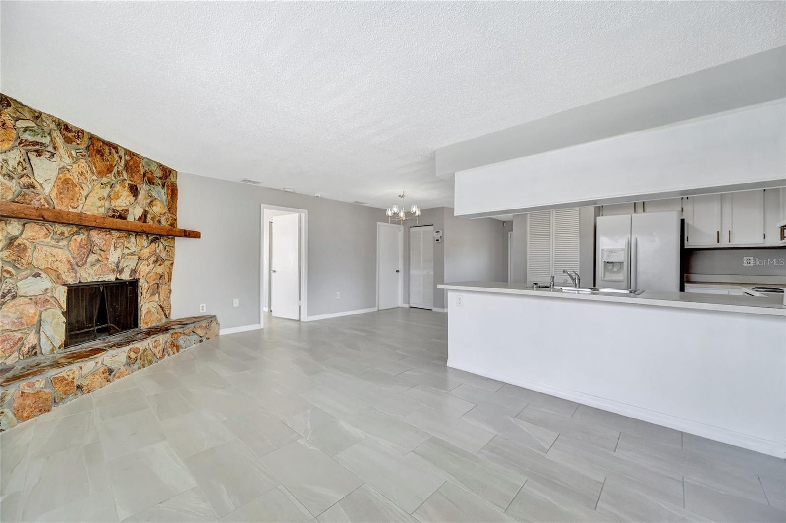 LAKE SARASOTA - Residential