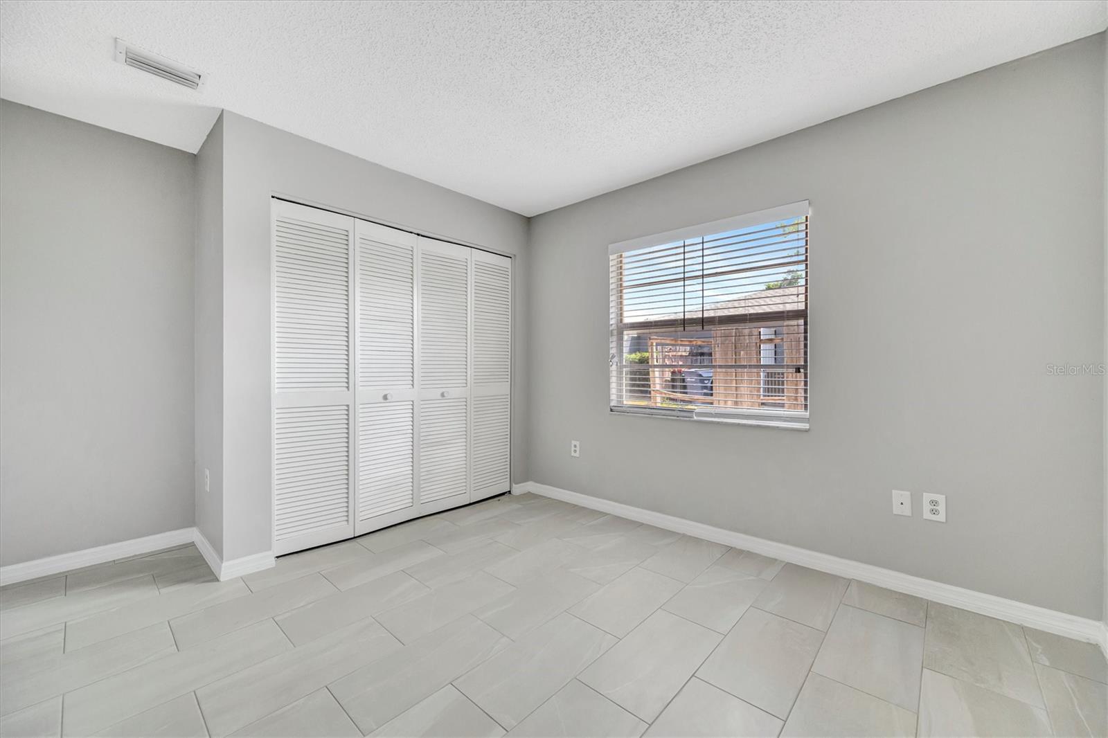 LAKE SARASOTA - Residential