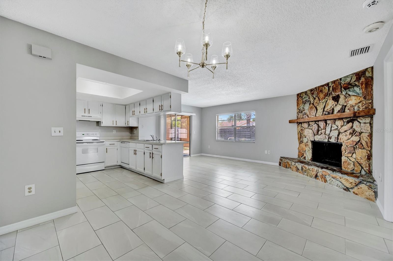 LAKE SARASOTA - Residential