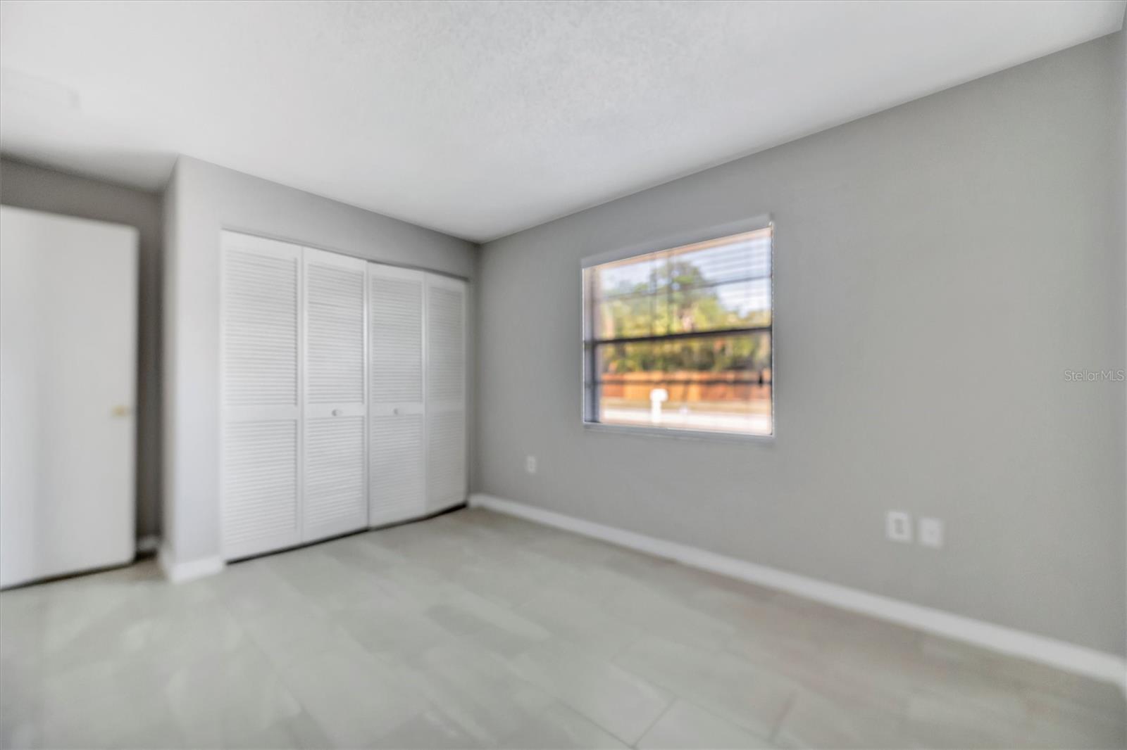 LAKE SARASOTA - Residential