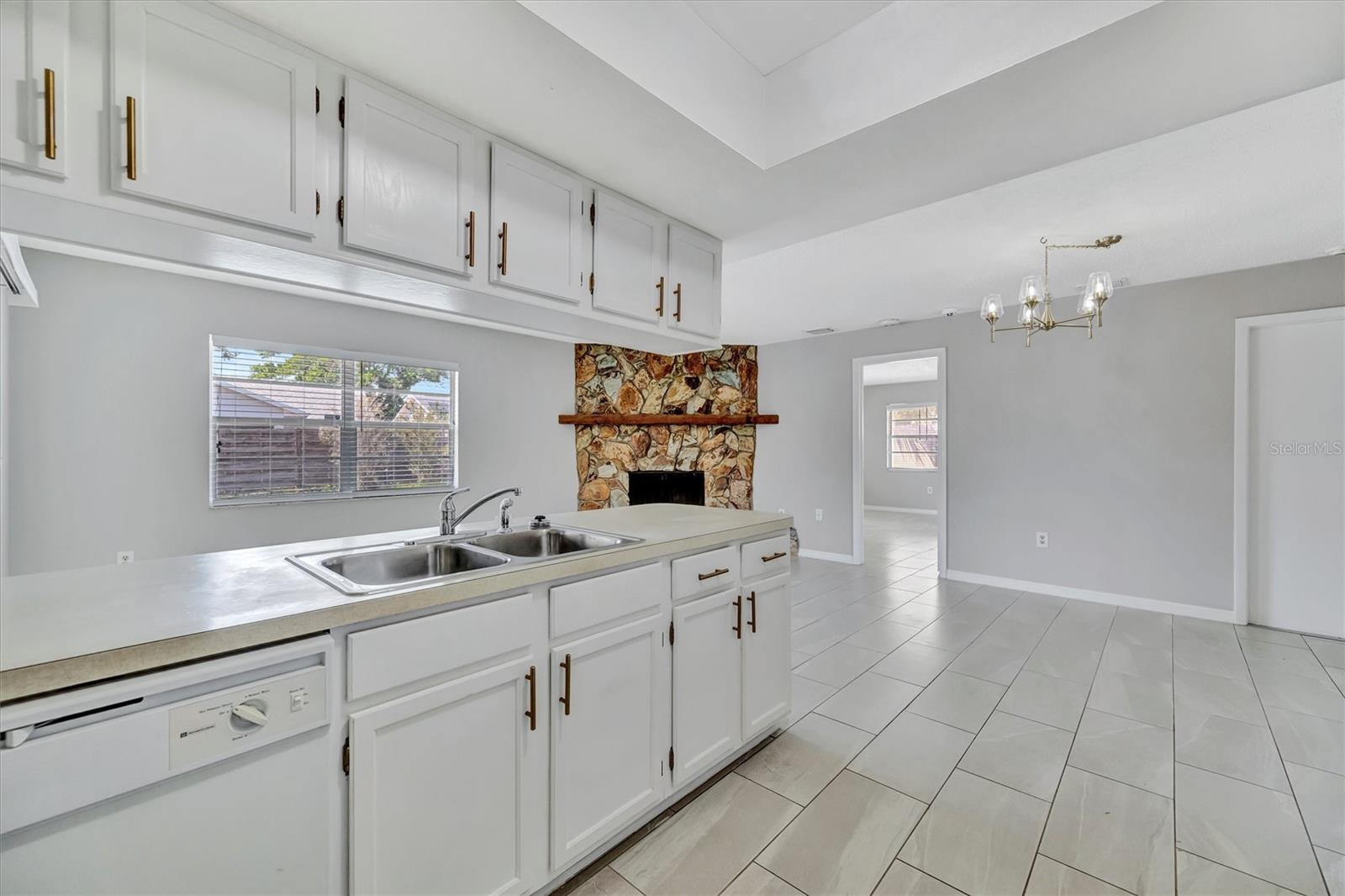 LAKE SARASOTA - Residential