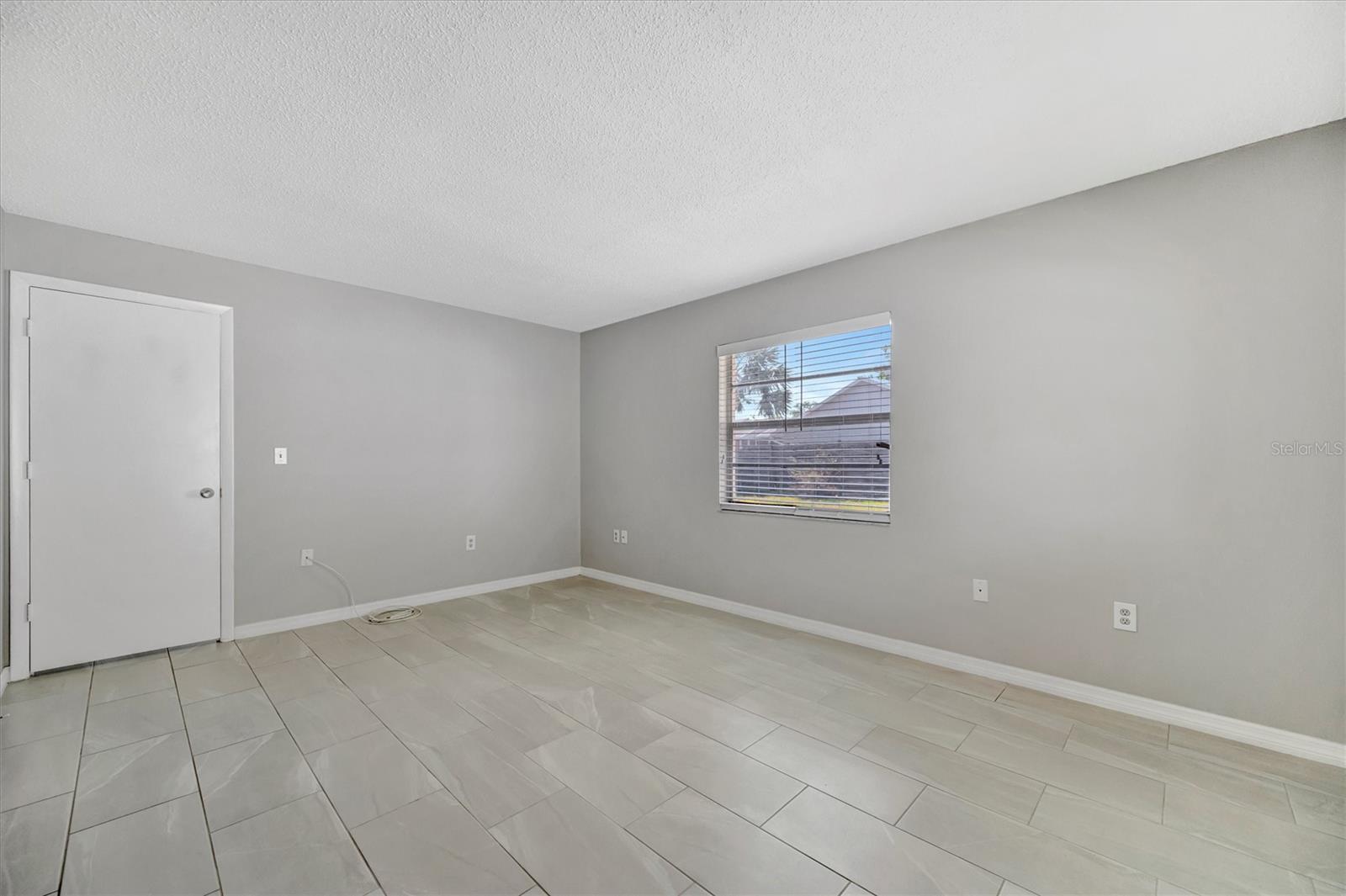 LAKE SARASOTA - Residential