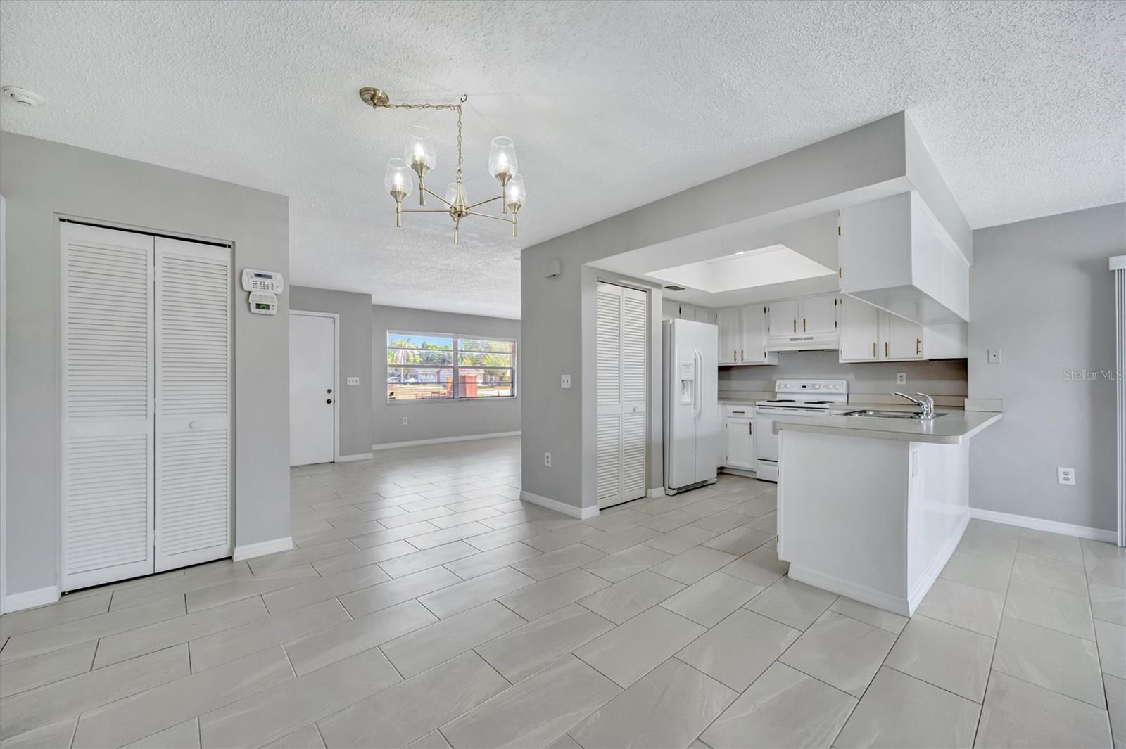 LAKE SARASOTA - Residential